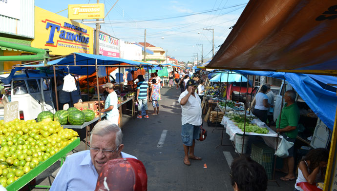 Feira livre de domingo volta a ser realizada entre a Caetés e a Goitacazes