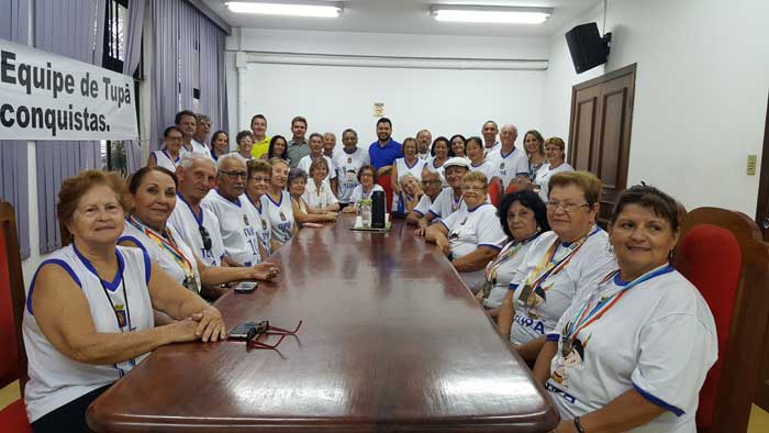 Atletas da terceira idade são homenageados na Prefeitura