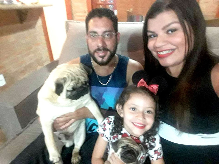 Família chega a oferecer carro como recompensa por cães desaparecidos