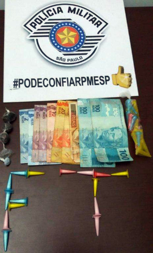 PM prende homem de 33 anos e apreende droga e a quantia de mais de R$ 300