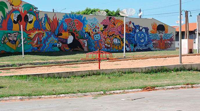 Arte do grafite ilustra muros da Praça da Figueira, em Tupã