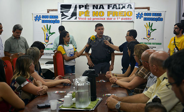 Campanha irá conscientizar motoristas a parar para pedestres na faixa