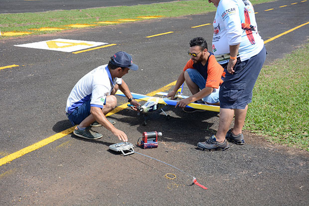 Encontro de Aeromodelismo atraiu pessoas de diversas cidades da região