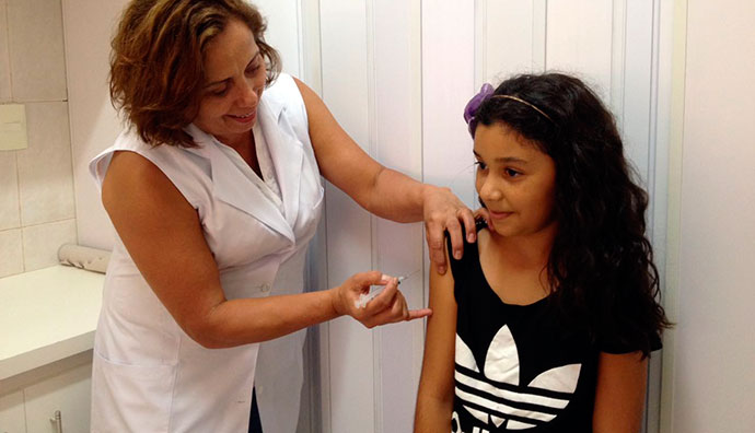 Unidades de saúde ainda possuem doses para vacinar contra o HPV