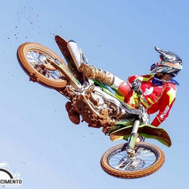 Renan ‘Japinha’ é destaque na elite de pilotos em competição de MotoCross