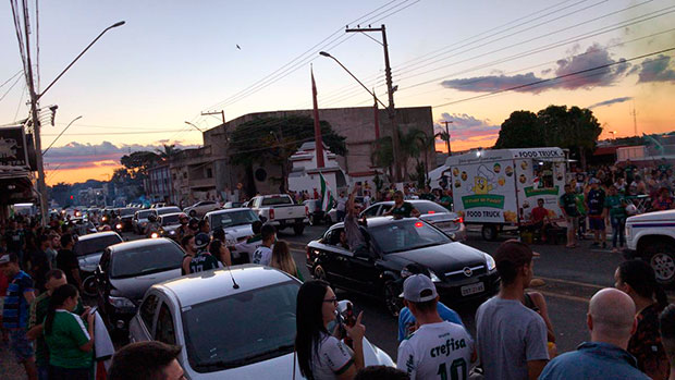 Palmeiras antecipa título de campeão e leva centenas de tupãenses às ruas