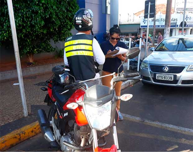 Prefeitura intensifica fiscalização para coibir serviço clandestino de mototaxistas