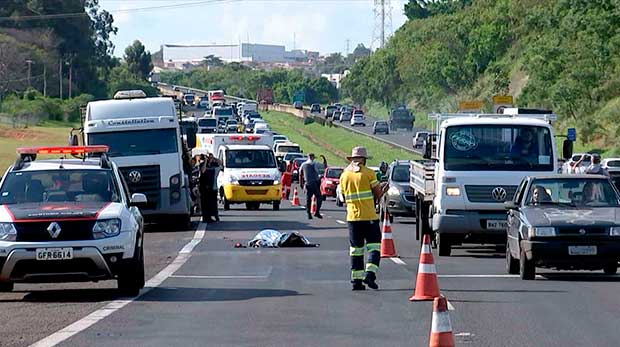 Homem morre e outro fica ferido em duplo atropelamento em rodovia de Bauru