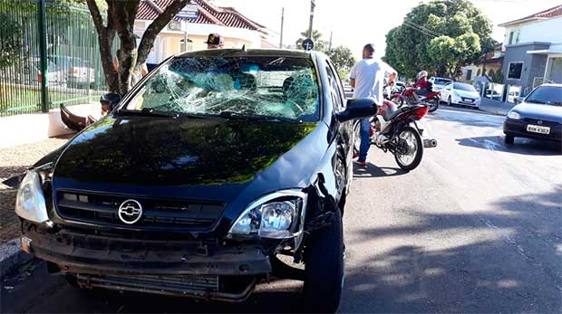 Motorista fica ferido em acidente no centro de Tupã