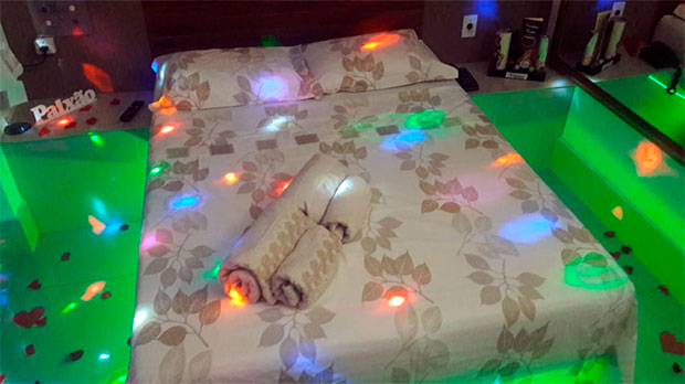 Recanto Motel investe na decoração de suítes para uma noite romântica