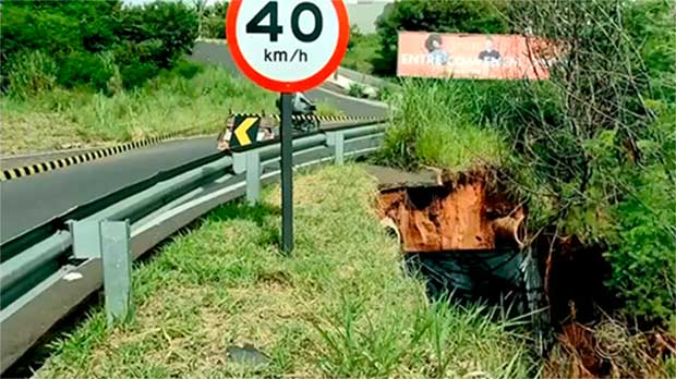 Trecho em alça de acesso na Rodovia do Contorno corre risco de desabar