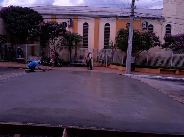 Rua Aimorés recebe faixa elevada