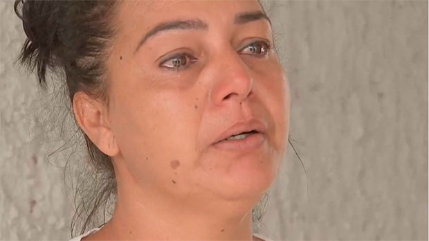 Mãe diz que ouviu disparo que matou a filha na porta de casa:  Minha vida acabou