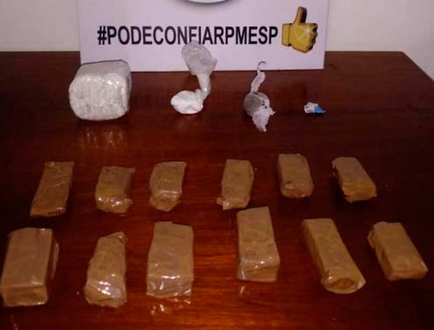 Polícia Militar prende dupla de irmãos por tráfico de drogas em Sagres