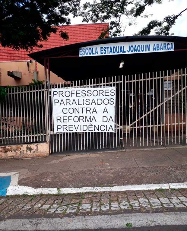 Escolas estaduais suspendem aulas em protesto a Reforma da Previdência