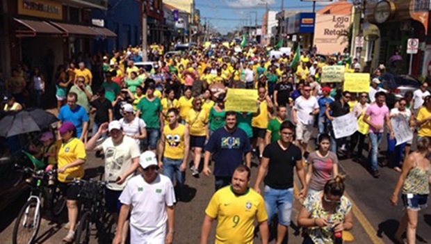 Tupãenses organizam protesto contra instalação de pedágios