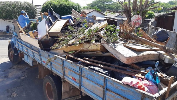 Ação contra dengue removeu 15 caminhões de lixo na Zona Leste de Tupã