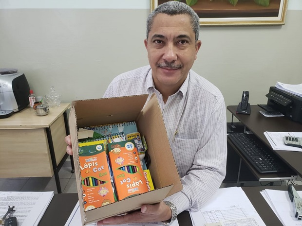 Alunos da Rede Municipal vão receber kits de materiais escolares