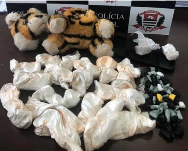 Polícia encontra drogas escondidas em tigre de pelúcia em Tupã