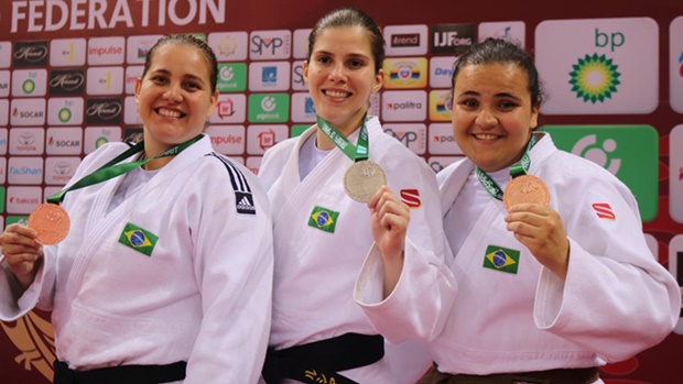 Alana Maldonado leva medalha de prata no torneio de Azerbaijão