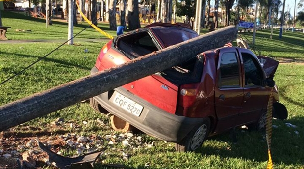 Acidente fere casal de idosos de Adamantina na SP-294