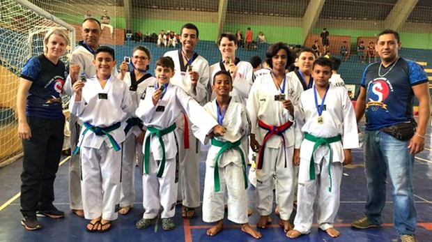 Equipe de Taekwondo de Tupã conquista 11 medalhas de ouro em Campeonato