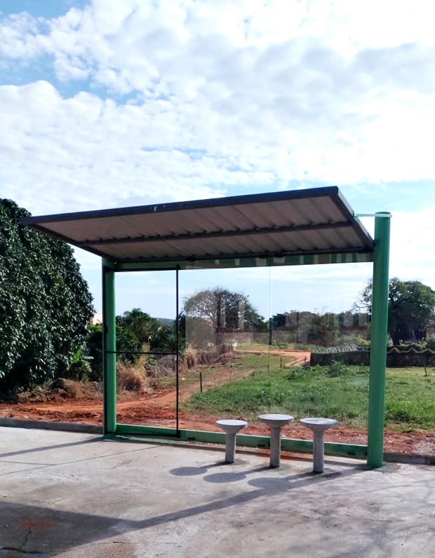 Pontos de ônibus de Tupã recebem revitalização