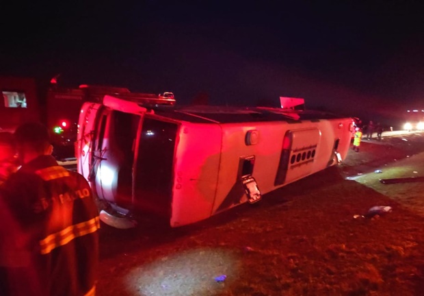 Acidente envolvendo ônibus da UNOESTE deixa um morto e mais de 30 feridos