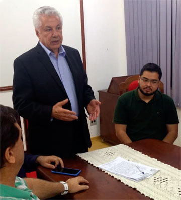 Arlindo Chinaglia durante anuncio de verba, no Paço Municipal