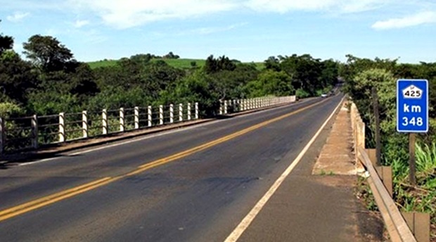 ATENÇÃO: Ponte sobre o Rio Aguapeí, na rodovia Assis Chateaubriand está interditada