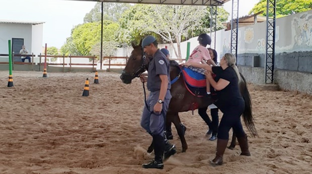 Polícia Militar de Marília recebe novo espaço para Equoterapia