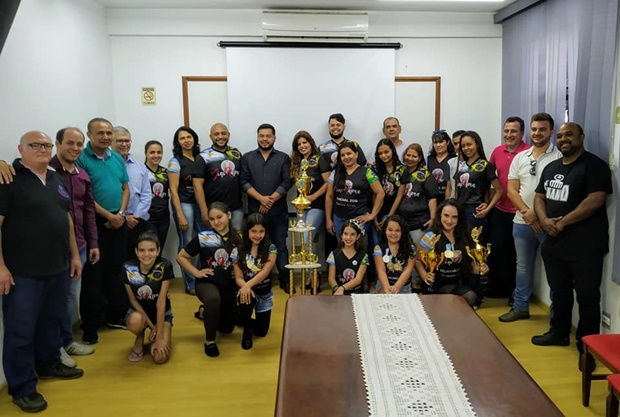 O vereador capitão Neves homenageou na Câmara Municipal a companhia de dança