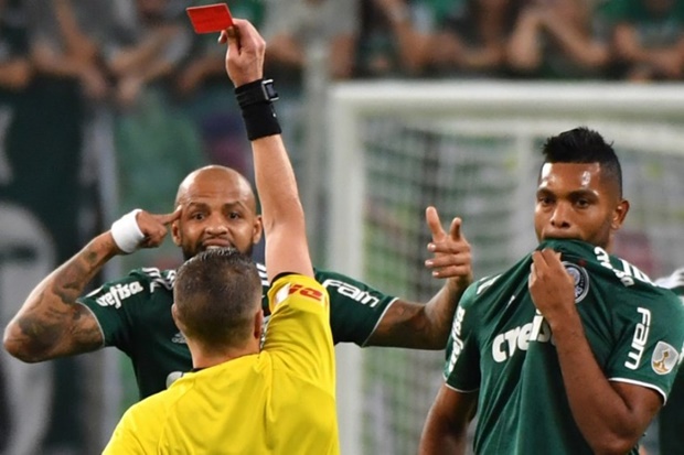 Felipe Melo é suspenso pelo STJD e desfalca Palmeiras por cinco jogos