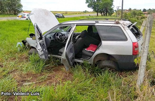 Moradores de Bastos sofrem acidente na rodovia que liga Iacri a Bastos