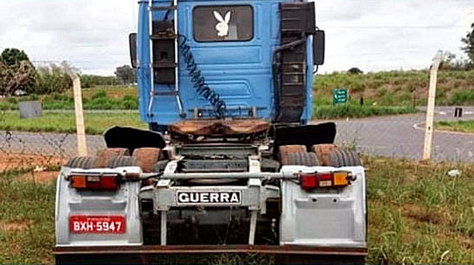 Carreta é furtada em estacionamento de Restaurante na SP-294, em Iacri/SP