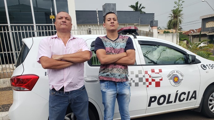 Policiais de folga prendem homem foragido após sujeito fugir correndo pela  Tamoios