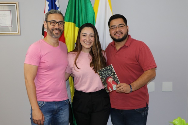 Autora tupãense Yasmin Borsato lança livro em dezembro