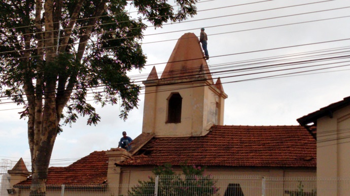 Começa a demolição da antiga Paróquia São José de Tupã