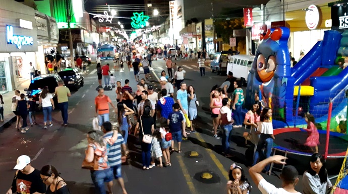 Comércio tupãense abre até às 15h neste domingo, dia 22