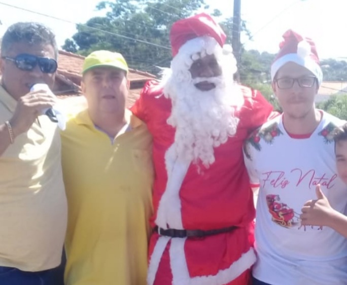 Grupo União de Amigos deixa o natal das crianças mais feliz