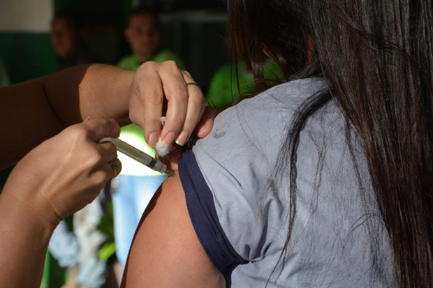 Vacinação contra sarampo começa nesta segunda