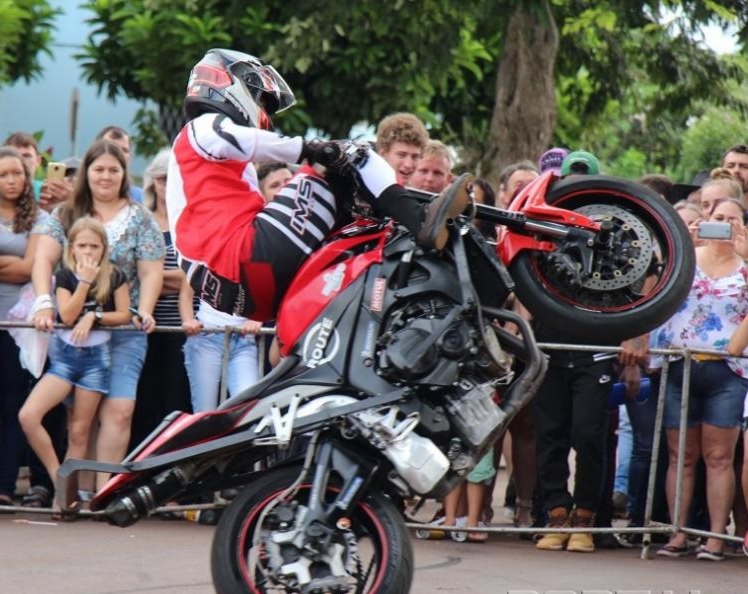 Equipe Radical Moto Show se apresenta neste domingo em Tupã