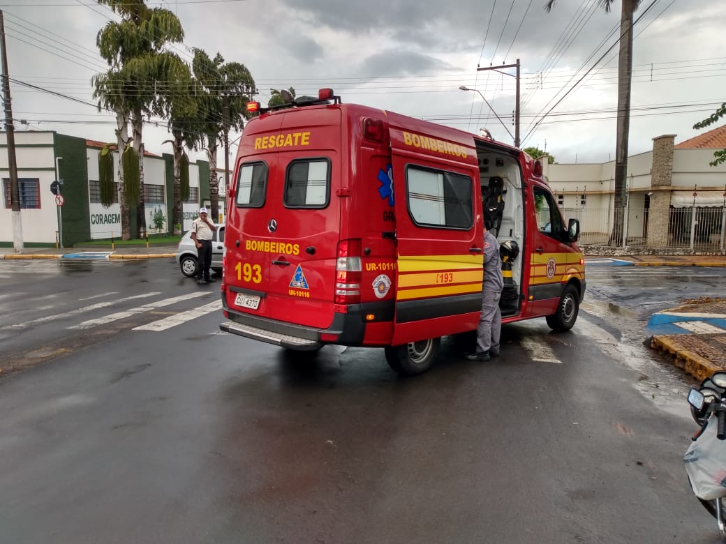 Acidente deixa motociclista ferido na Avenida Tapuias nesta sexta-feira