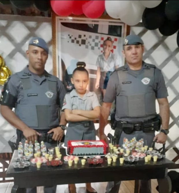 Sonho de criança: policiais de Tupã participam de festa de aniversário de garotinha