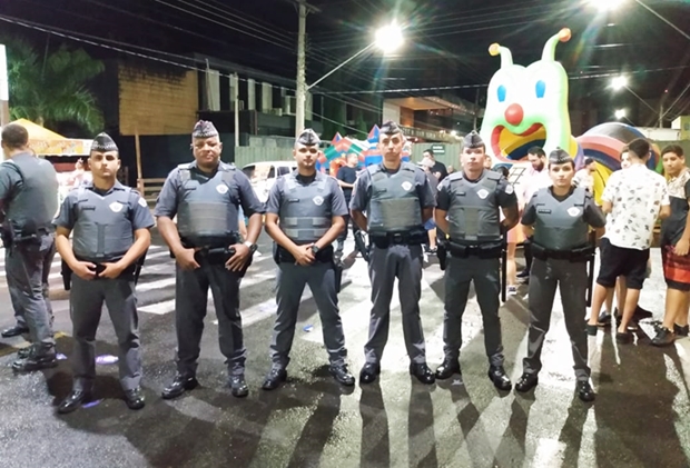 Câmeras de segurança, grande efetivo e drone garantem segurança na primeira noite do carnaval