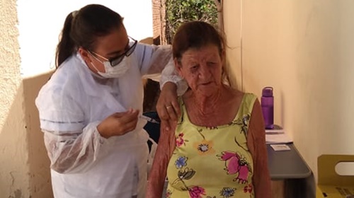 Saúde de Tupã vacinou mais 4 mil pessoas, entre idosos e profissionais da saúde