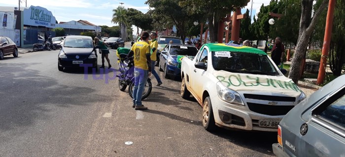 Carreata contra Doria reuniu dezenas de veículos em Tupã