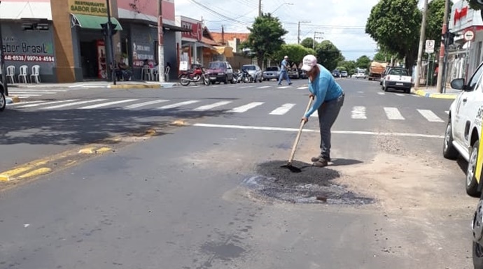 Tapa-buracos: Equipes aproveitam estiagem para intensificar trabalhos