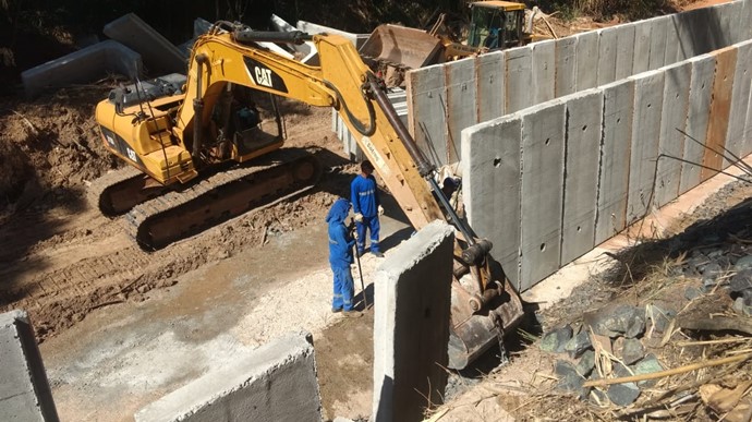 Baixada da Rua Caingangs ficará interditada nesta semana para obras da macrodrenagem