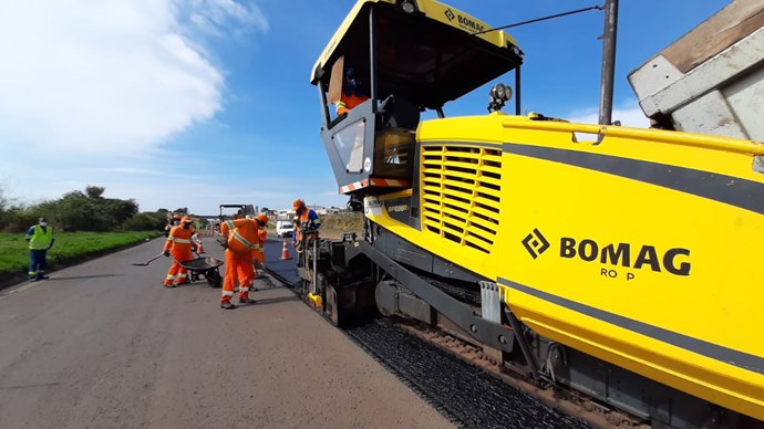 Obras no pavimento alteram tráfego na SP 294